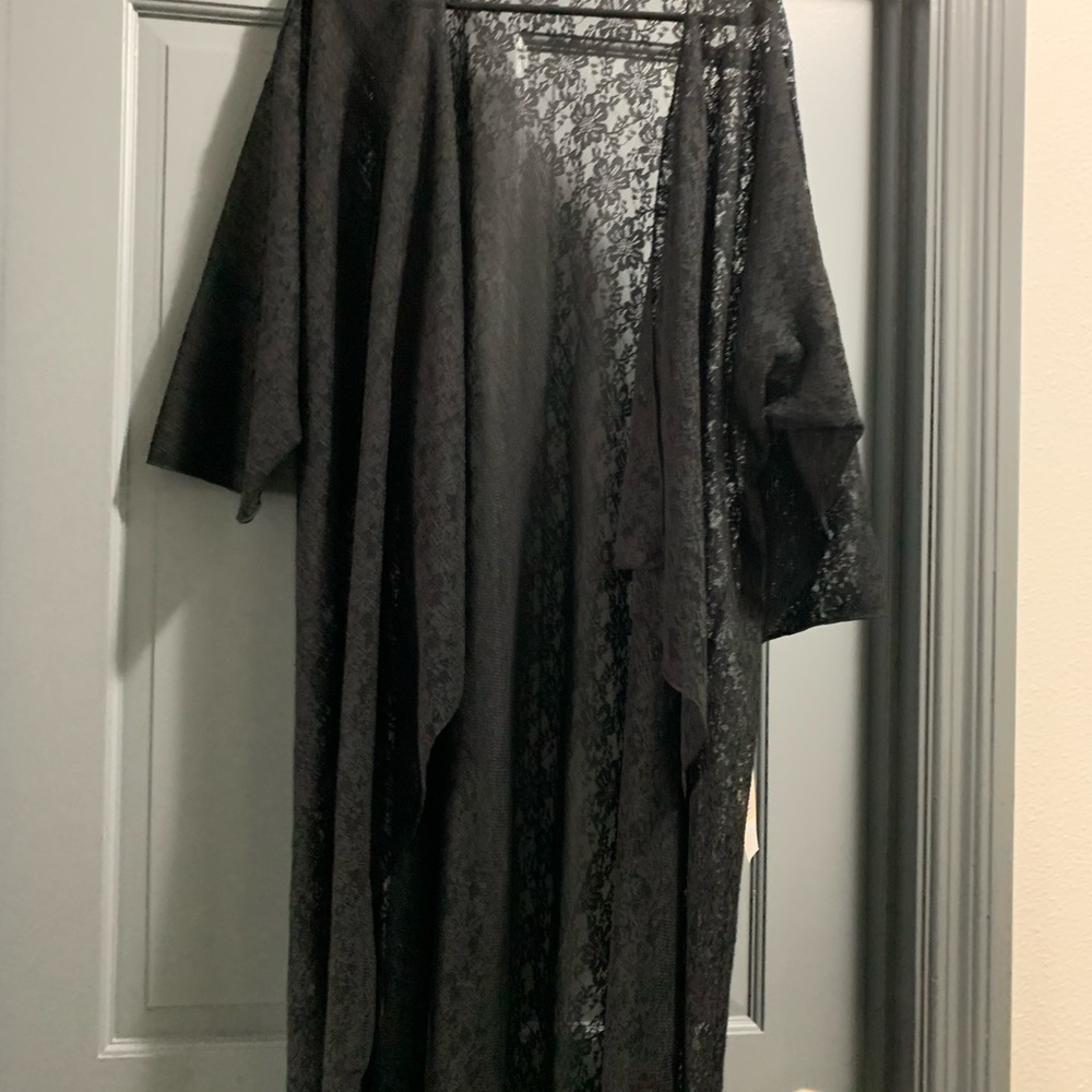 Black lace kimono